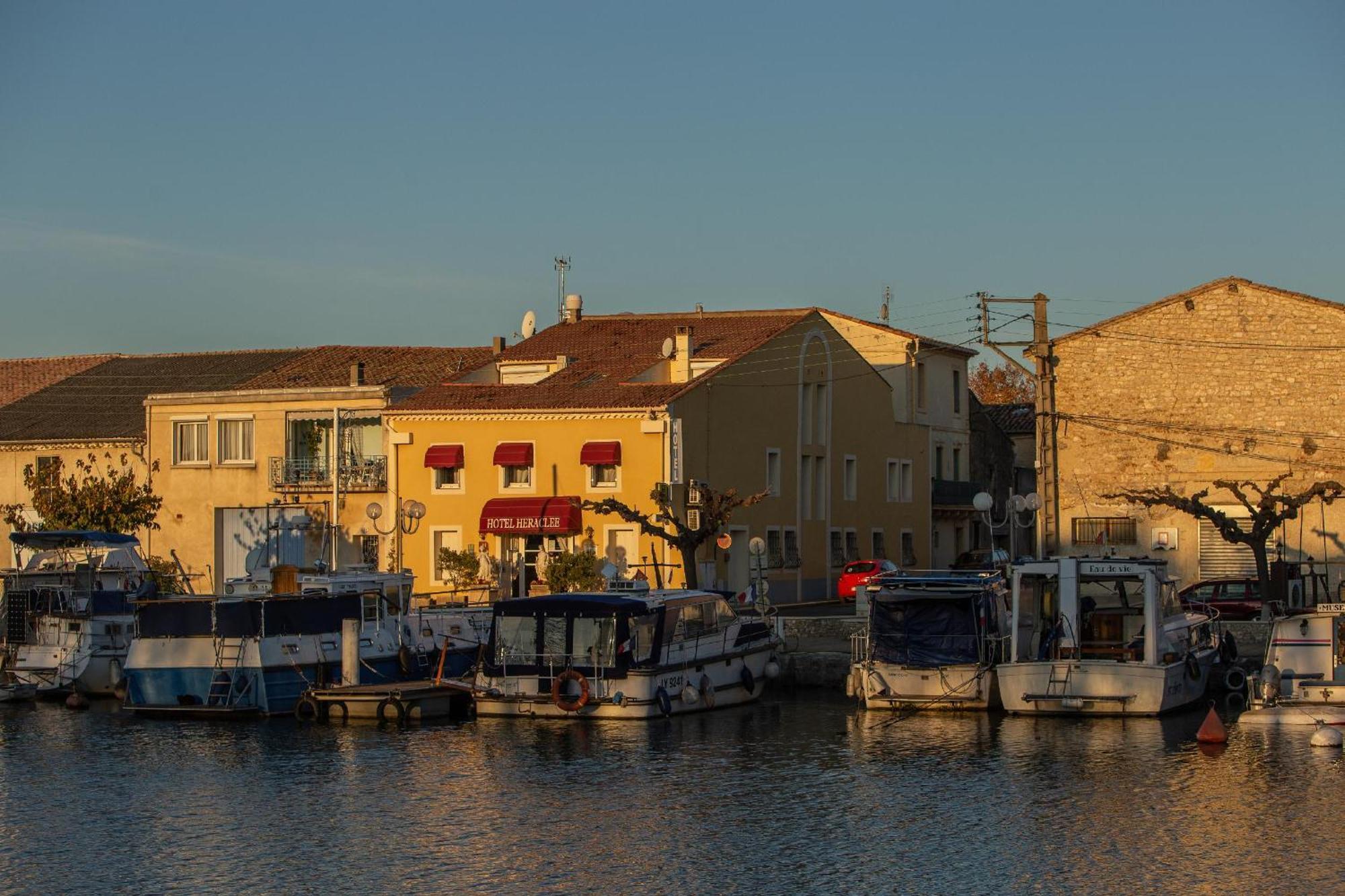 Logis Heraclee Saint-Gilles  Exterior foto