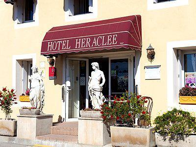 Logis Heraclee Saint-Gilles  Exterior foto